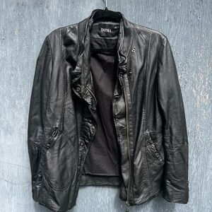 Doma Black Lightweight Jacket Sleek Design